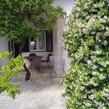 Harbour-Side Apartment With Beautiful Terrace Podgora Eksteriør bilde