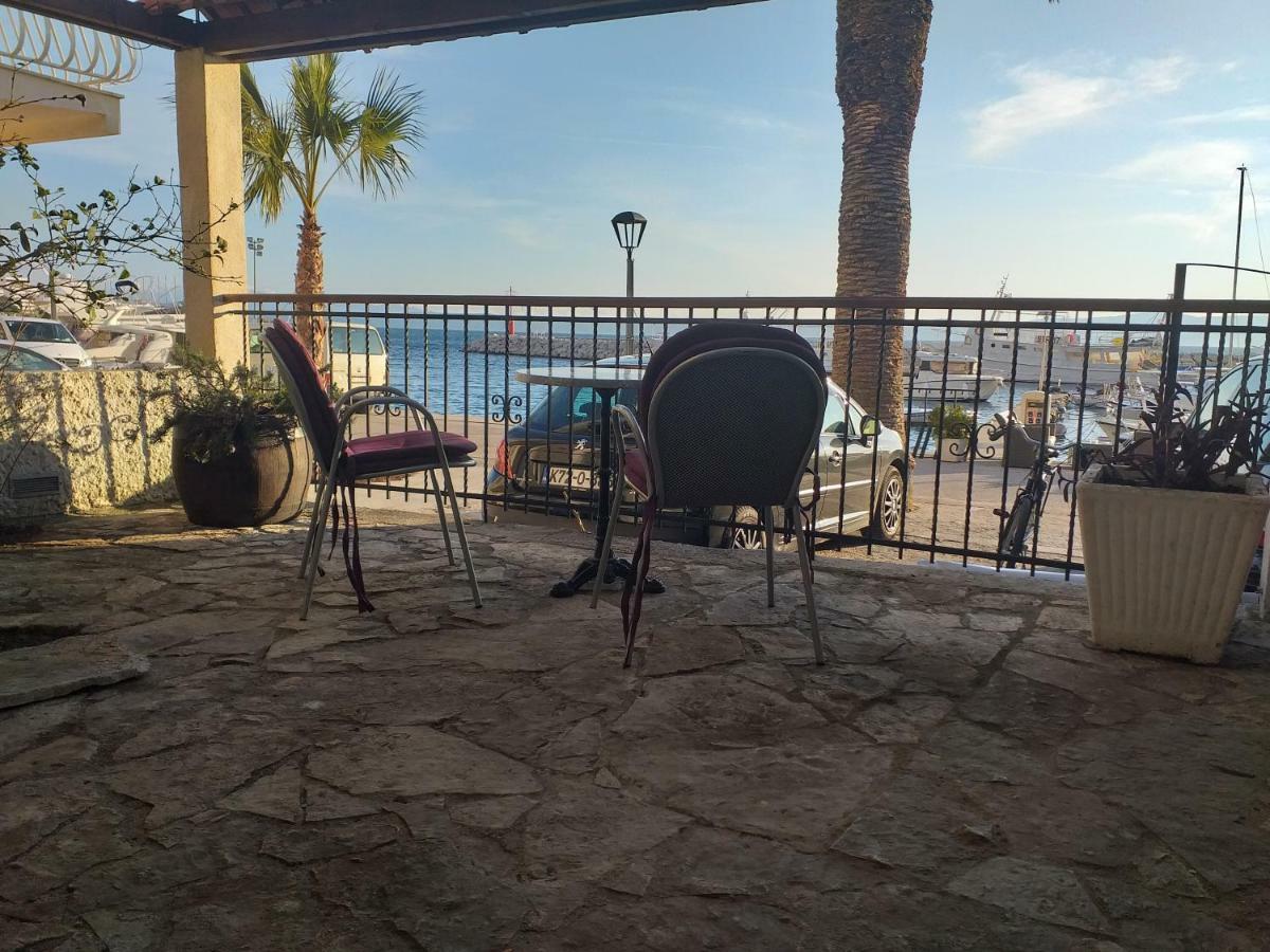 Harbour-Side Apartment With Beautiful Terrace Podgora Eksteriør bilde